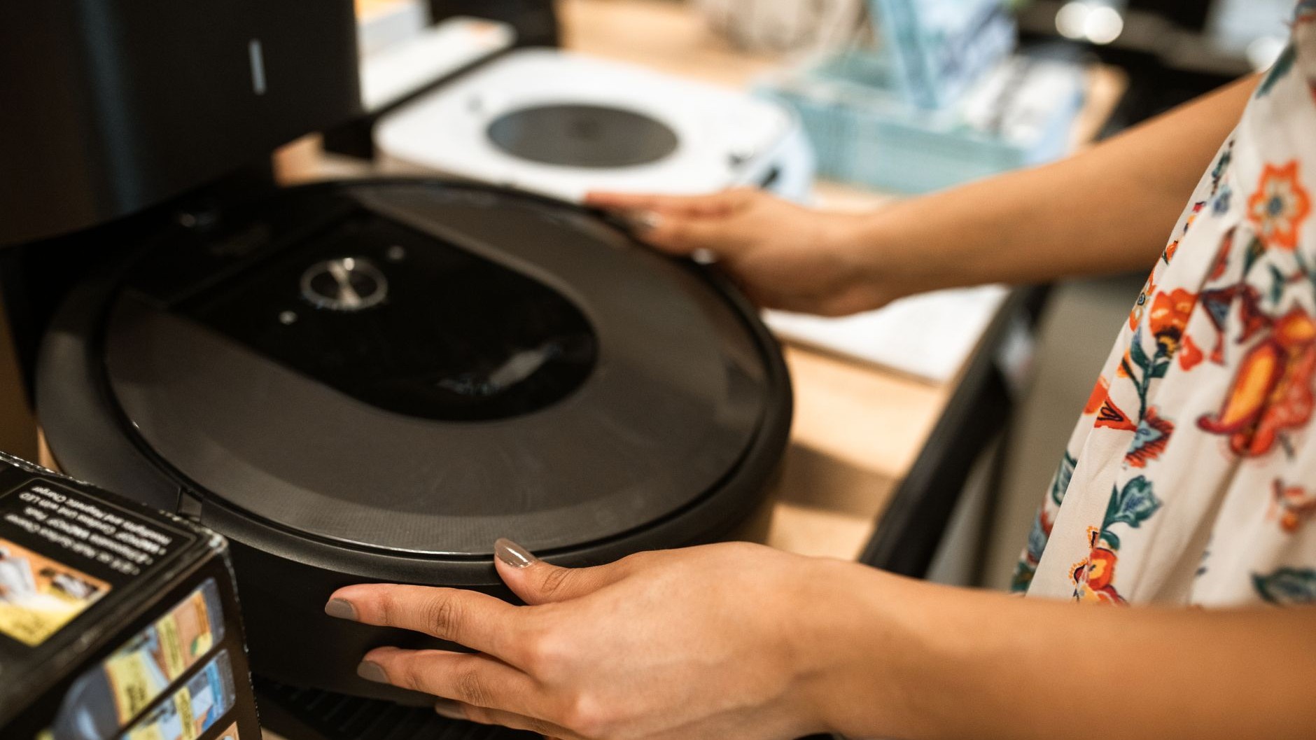 « Je pensais que mon robot aspirateur ne faisait que cartographier les pièces » : pourquoi 15 images prises chez des teste...